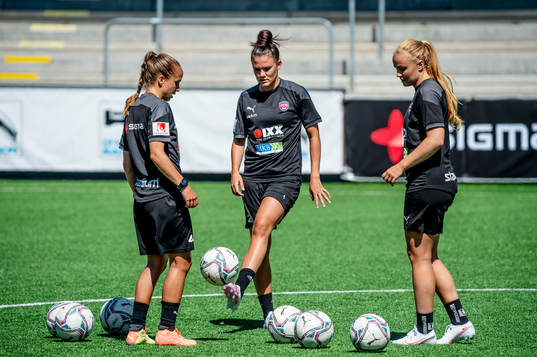Malin Levenstad, Katrine Veje och Glodis Perla Viggosdottir