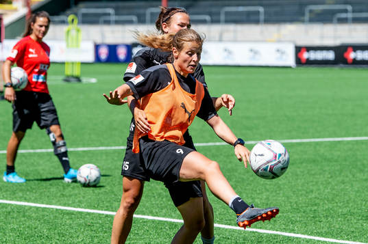 Bläddra bland fler bilder av Fotboll, Damallsvenskan, Rosengård, Träning 