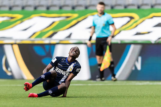 IFK Göteborgs Alhassan Yusuf Abdullahi får ont