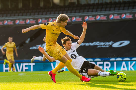 Jens Petter Hauge of Bodø/Glimt and Marius Lundemo of