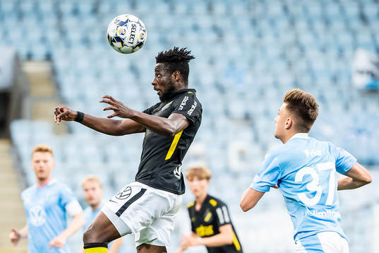 s Ebenezer Ofori och Malmö FFs Tim Prica