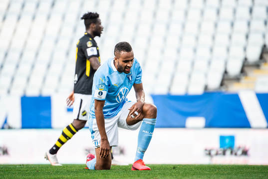 Malmö FFs Isaac Kiese Thelin deppar