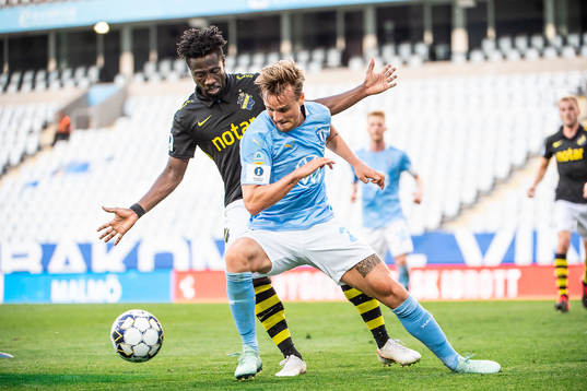 s Ebenezer Ofori och Malmö FFs Eric Larsson