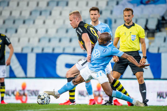 s Kolbeinn Sigthorsson mot Malmö FFs Fouad Bachirou