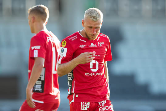 Elfsborgs Simon Strand blöder i ansiktet