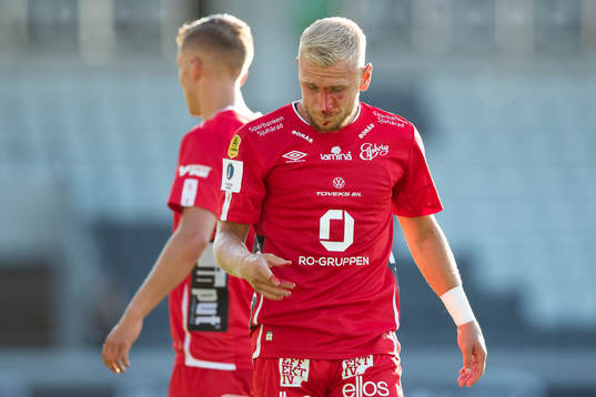 Elfsborgs Simon Strand blöder i ansiktet
