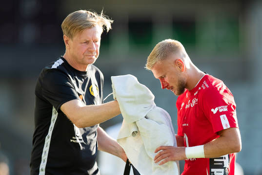Elfsborgs Simon Strand blöder i ansiktet