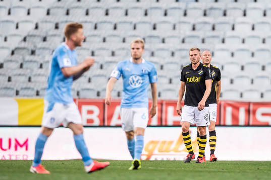 s Sebastian Larsson deppar