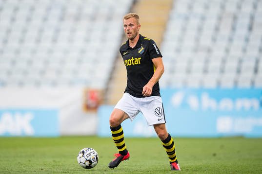 s Sebastian Larsson