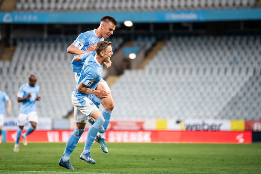 Malmö FFs Sören Rieks gör 3-1 och jublar med Jonas