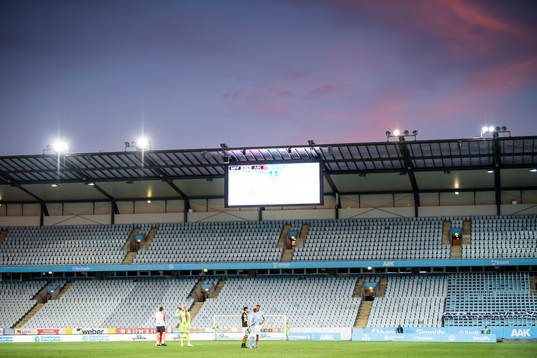 Spelarna står kvar på Eleda Stadion