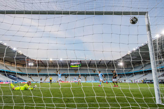 Malmö FFs Anders Christiansen (ej i bild) gör 2-1 bakom