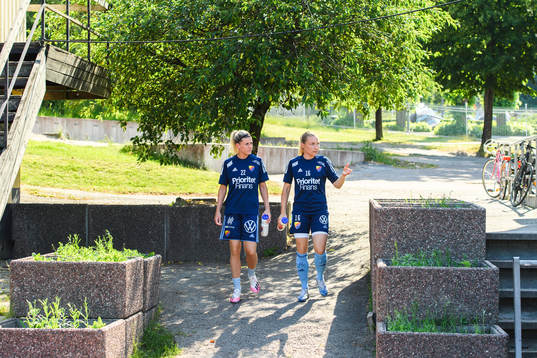 Djurgårdens Olivia Schough och Simone Edefall