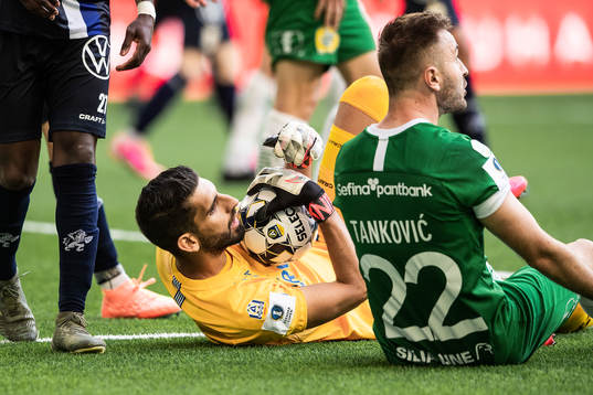 IFK Göteborgs målvakt Ioannis Anestis med en räddning