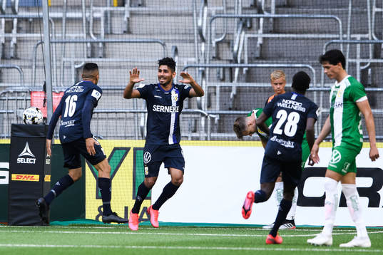 IFK Göteborgs Sargon Abraham och Hosam Aiesh jublar