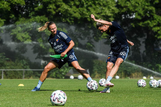 Rachel Bloznalis  och Olivia Schough