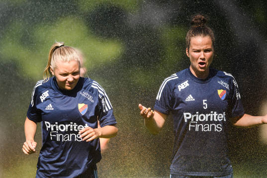 Louise Hvarfner och Julia Walentowicz