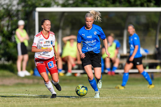 Bläddra bland fler bilder av Fotboll, Dam, Div 1 Mellersta Götaland, Halmstad - Halmia