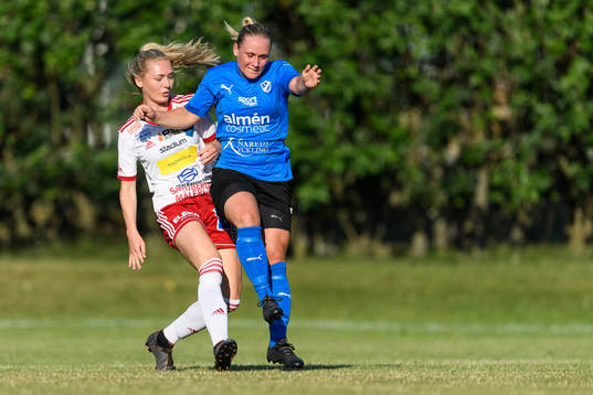 Halmias Emma Skantz och Halmstads Linn Eskilsson