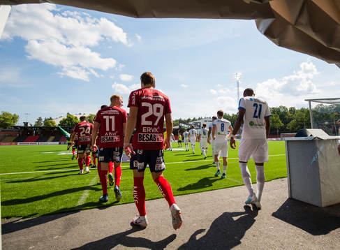 Spelarna gör entré