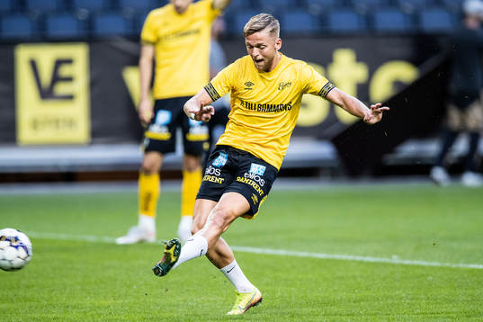 Elfsborgs Jesper Karlsson värmer upp