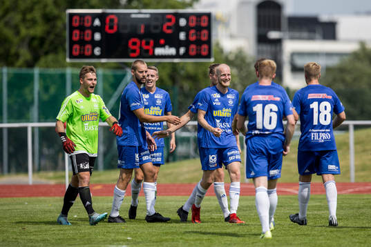 Ullareds spelare jublar