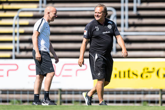 Landskronas tränare Billy Magnusson och Värnamos tränare