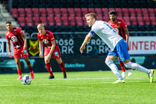 IFK Norrköpings Christoffer Nyman slår en straff