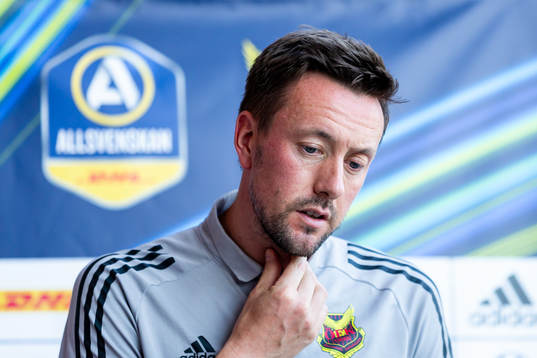 Östersunds tränare Ian Burchnall deppar