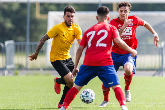 Örebro Syrianskas Michel Yanez Hernandezoch och Karlslunds