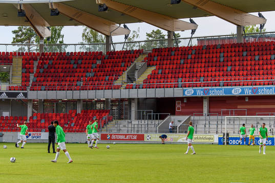 Västerås spelare värmer upp