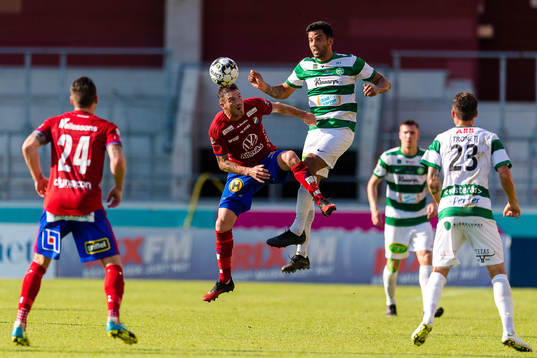 Östers James Keene och Västerås Pedro Ribeiro