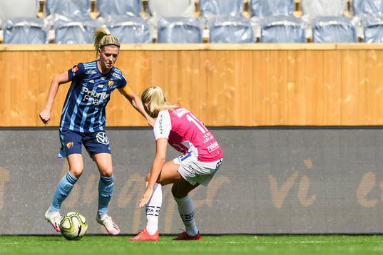 Djurgårdens Olivia Schough och Uppsalas Ellen Toivio