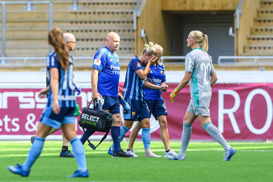Djurgårdens Fanny Lång lämnar planen