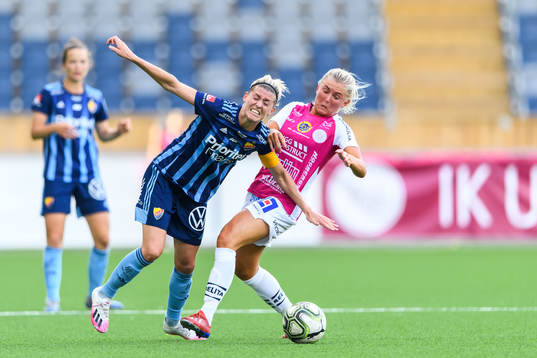 Djurgårdens Olivia Schough och Uppsalas Ellen Toivio