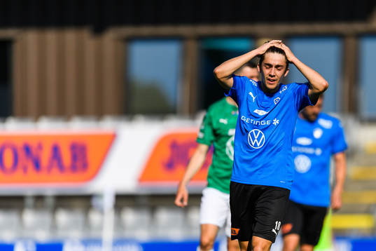 Halmstads Emil Tot Wikström deppar