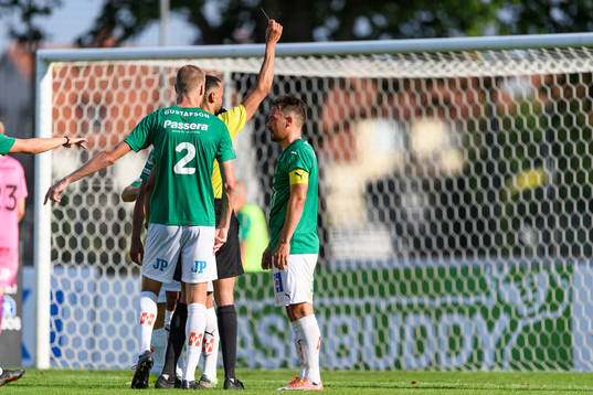 Jönköpings Fredric Fendrich får rött kort