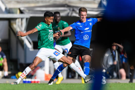 Jönköpings Amir Al-Ammari och Halmstads Samuel Kroon