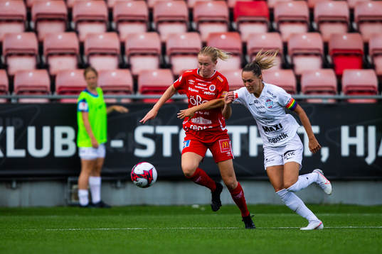 Örebros Emma Östlund och Eskilstunas Felicia Rogic