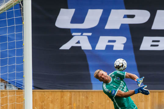 Sirius målvakt Lukas Jonsson