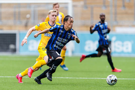IFK Göteborgs Victor Wernersson och Sirius Yukiya Sugita