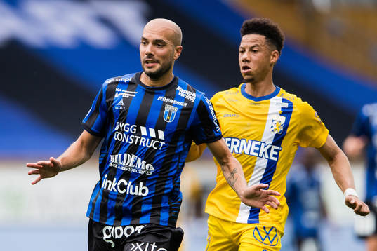 Sirius Karl Larson och IFK Göteborgs Tobias Sana