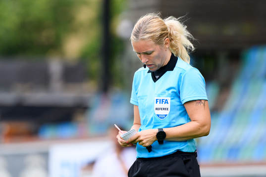 Domare Sara Persson skriver i sitt protokoll