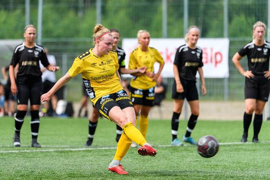 Elfsborgs Leann Nyström gör 0-1 på staff
