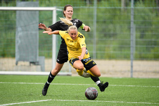 Elfsborgs Cornelia Andersson dras ner i straffområdet av
