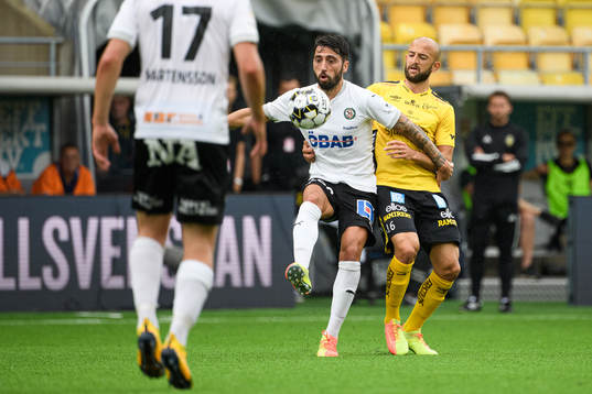 Örebros Nahir Besara och Elfsborgs Robert Gojani