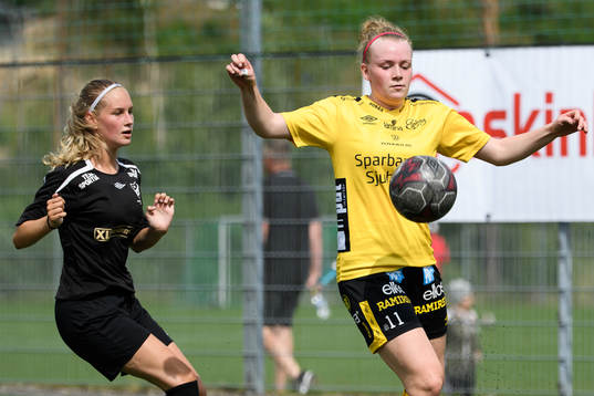 Elfsborgs Leann Nyström och Kronängs Stina Ung
