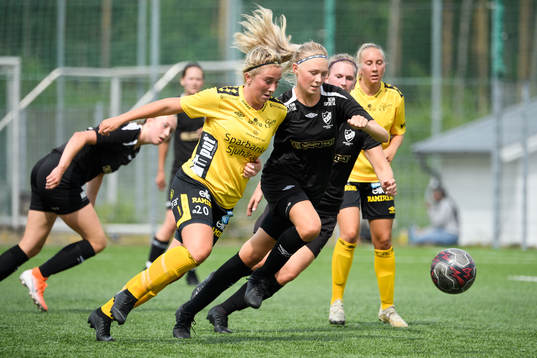 Elfsborgs Ebba Johansson ochKronängs Clara Ahlberg