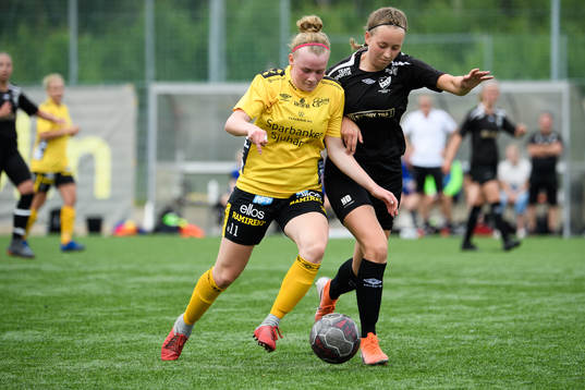 Elfsborgs Leann Nyström och Kronängs Hanna Dahlberg