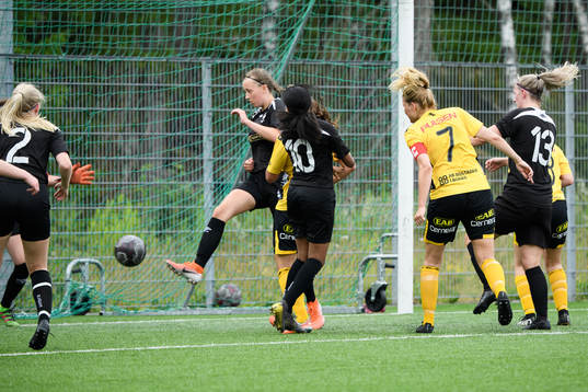 Elfsborgs Gabriella Uddh nickar in 0-4